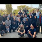 Shabnam Moghadami Instagram - . پخش ِ« بی‌گناه» امروز تمام شد.ضبطش هم سال ِ پیش حدوداً همین وقتا.وقتی کمی حال مون بهتر بود و دل‌مون خوش‌تر… به همه‌ی دوستانم،همه‌ی کسانی که با تمام ِ وجود و از دل و جان تلاش کردن تا مجموعه‌ای در خور ِ تماشای شما رو به نگاه‌تون برسونن خدا قوت و خسته نباشید می‌گم. و ممنونم از شما که مارو دیدین و دل به دل بهمن و فروغ و ابریشم و ناهید و مهتاب و رشید و همه‌ی آدمای قصه‌ی ما دادین.گرچه همه‌مون دل‌مون می‌خواست با دل ِ خوش‌تری پای تلویزیون بشینین برای دیدن سریال مون. آلبوم کوچک عکس‌های پشت صحنه، تقدیم به چشم‌های نازنینِ شما و به همه‌ی عزیزانم در تمام ِ گروه‌های سازنده‌ی این سریال ،که یکی از یکی حرفه‌ای‌تر و بهتر بودن. .به امید ِ حال و احوال ِ بهتر ،حوصله‌ی بیشتر، دل ِ خوش‌تر برای همه…همه‌مون. . #سریال_بیگناه #سریال_بی_گناه #شبکه_نمایش_خانگی #کارن_فیلم #فیلیمو #مصطفی_کیایی #مهران_احمدی #مهرانه_مهین_ترابی #مسعود_رایگان #ویشکا_آسایش #رویا_تیموریان #هدیه_بازوند #آتیلا_پسیانی #حسین_پورکریمی #ماهور_الوند #محسن_کیایی #حسین_جلیلی #امیر_نوبخت #سیامک_احصایی #عباس_عباسی #نسرین_نصرتی @mostafakiaie @mohsen_kiaee @mehranahmadiofficial @mahoor.alvand @hosseinpourkarimi @hoseinjalili @amir_nobakht_ @bigonahofficial @royateymourian @saeedehdalirian @nasrinnosrati_official @abbasabbasii @niloofar.mirzaei.31 @hediyeh_bazvand
