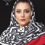 Shabnam Moghadami Instagram - . آزرده از هیچ… آزرده از همه چیز… زخمهایی بر صورت داشت که گویی لبخند می زد ولی در گریبان خود می گریست و بر لبخند خود می گریست… . سروده‌ی بیژن جلالی. عکس،فاطمه رحمانی عزیز.تهران.بهاری که گذشت … بهار ِ هزارو‌چهارصد ِ عجیب. صورت‌آرایی،مریم بانو رهنما. . #بیژن_جلالی #شبنم_مقدمی #مریم_رهنما #فاطمه_رحمانی @maryamrahnama__ @falifilm