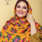 Shabnam Moghadami Instagram - . زنی که با یک کتاب، شعر…آهنگ … یا حتی یک فنجان قهوه … حالش خوب می‌شود،هیچ کس در برابر او پیروز نمی‌شود… حتی زندگی در مقابلش شکست می‌خورد… . #جبران_خليل_جبران . . فکر کردن به این که کم مونده به بهار، حالمو خوش می‌کنه.کاش روزگار بهتر‌شه، غما کمتر شه. صورت‌آرایی هنر ِدوست ِ نازنین و هنرمندم #مریم_رهنما ی عزیز و عکس از فاطمه رحمانی عزیزم(استودیو فالی‌فیلم). . چارقد، پارچه ی شال ِ کمر زنان ِ زیبای کورد.که فقط دوردوز شده و همین. #بهار #آینده #بهار_آینده #شبنم_مقدمی