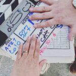 Shabnam Moghadami Instagram - . بهمن ، فروغ ودست‌های یخ‌زده‌شان…که نمی‌دانند به هم می‌رسد یا نه… #بی_گناه #محسن_کیایی #شبنم_مقدمی . #مهران_احمدی #مصطفی_کیایی #حسین_جلیلی #سعیده_دلیریان #شبکه_نمایش_خانگی #کارن_فیلم . @mehranahmadiofficial @mostafakiaie @mohsen_kiaee @bigonahseries @hoseinjalili @saeedehdalirian