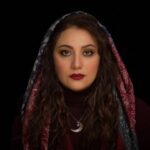 Shabnam Moghadami Instagram - . شبیه هیچ شده ای ! چهره ات را به سردی خاک بسپار… اوج خودم را گم کرده ام! می ترسم، از لحظه بعد، و از این پنجره ای که به روی احساسم گشوده شد. برگی روی فراموشی دستم افتاد، برگ اقاقیا! بوی ترانه ای گمشده می دهد بوی لالایی که روی چهره مادرم نوسان می کند. از پنجره غروب را به دیوار کودکی ام تماشا می کنم. بیهوده بود ، بیهوده بود... این دیوار ، روی درهای باغ سبز فرو ریخت. زنجیر طلایی بازی ها و دریچه روشن قصه ها ، زیر این آوار رفت… . شعر ، سروده‌ی سهراب سپهری‌ست با نام ِ «شاسوسا» از «هشت کتاب ». عکس را فاطمه رحمانی برداشته از من در یکی از همین روزهای خاکستری ِ دودآلود ِ اخیر. . صورت‌آرایی،هنر ِدوست ِ هنرمندم مریم رهنماست. به تاریخ ِ آخرهای پاییز ِسال ِ دوصفر. روزهای ِخندیدن های دور و گریه‌های بی‌بهانه‌ی دم ِ دست. @maryamrahnama__ @falifilm #پاییز #سهراب_سپهری #هشت_کتاب #شاسوسا #پرتره