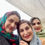 Shabnam Moghadami Instagram - . تولد ِ قشنگ و خوش‌یمن ِ هردوتایی‌تون مبارک، آبانی های نازنین ِ من…خواهرهای مهربون ِ عزیز و دوست داشتنی ِ من…خانومای ِپاییزی ِ زیبا،چشم ما و دنیا به جمال ِ بی‌مثال هردوتون روشن…درخشان و پرامید و عاشق و خوش‌حال باشین همیشه تا همیشه …و به امید ِ فردا‌های بهتر و خوش‌تر برای شما و همه…فقط خدا می دونه چقدر دوست‌تون دارم. کاش زود ِ زود ببینم‌تون❤️ . یه نکته‌ای، امروز تولد ِ سیمین جونه و تولد مرمری چهار روز پیش بود. سوم آبان.من صبر کردم که به هر دوتایی‌شون باهم تبریک بگم که بیشتر قند تو دلم آب شه از خوشی ِ داشتن‌شون.❤️ . عکس‌ها تازه نیستن.ولی آرزو می‌کنم زودتر بتونیم بازم کنار ِ هم باشیم …یه عالمه بخندیم و یه عالمه عکس بگیریم. #فاطمه_معتمدآریا #مریم_شیرازی #تولدتون_مبارک @maryam.shiraziii @fatemehmotamedarya