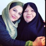 Shabnam Moghadami Instagram - . چه کوچک و چه تکراری‌ست واژه‌ی این روزها پرتکرار ِ«تسلیت»…چه سخت است نرگس جان گفتن ِ این‌ اقسام ِ تسلیت هابه تو که «مرگ پایان ِ کبوتر نیست…»که « روح و روان مادر ِ نازنینت غرق ِ نور است و بی‌شک در امن و امان ِ آغوش ِ پروردگار …» که «پرواز ِ بلندش را به خاطر بسپار…»که…وقتی می دانم هیچ کدام ِ این‌ها تسلای ِ یک لحظه نبودن ِ مادر در کنارت نیست… غمت را به عمق ِ جان درک می‌کنم و شریک ِ اندوهت هستم …و صبر…تنها از درگاه ِ خداوند برایت صبر و شکیبایی آرزو دارم. همچنین تسلیت به آقای محمد‌حسین قاسمی عزیز ، زهره ‌جان آبیار،روح‌الله آبیار عزیز، طاها جان و تمامی وابستگان ِ این عزیز ْبانوی ِسفرکرده… . روح‌شان شاد و جایگاهشان تا همیشه بهشت ِ خدا… . #نرگس_آبیار @abyarofficial @ghasemiofficiall