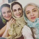 Shabnam Moghadami Instagram - . حالا دیگر می‌شود به قدمت ِ این دوستی، به زلالی‌اش و به اصالتش، سوگند خورد و این چیز ِ کمی نیست و خوش به حال ِ ما که همدیگر را داریم …که اینجور همدیگر را داریم. . ❤️ @panipana @maryam.shiraziii #دوستی #رفاقت #ما_یکدیگر_را_دوست_داریم