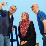 Shabnam Moghadami Instagram - . این چند قاب ِ پُرلبخند،یادگار ِمهربانی ِ همه‌ی دوستان ِ نازنینم است در «خندوانه»ی عزیز .به تاریخ ِ اولین نوروز و اولین بهار ِ قرن ِ تازه…سال ِ صفر یک. . به جناب خان ِ عزیزم : قدر ِ دوستی و دوست‌داشتنت رو خیلی می‌دونم… به رامبد جوان : تو درجه‌ یکی صبور ِ مهربون…و خوش‌قلب‌ترین… به خندوانه‌ی عزیزم : اینکه لبخندی به لب ِ مردم می آری یعنی خیلی باحالی…بی‌تعارف…امیدوارم ادامه داشته باشی. . #خندوانه #رامبد_جوان #محمد_بحرانی #جناب_خان @rambodjavan1 @mohamadbahrani_official @khandevaneh_official
