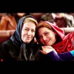 Shabnam Moghadami Instagram - . تولدتون مبارک ِ ما خانم جان... شما رویای کودکی من هستین و من چه خوشبختم که تونستم رویام رو در آغوش بگیرم... شکر برای بودن‌تون و سایه تون همیشگی خانوم ِ خیال‌گونه‌ی زیبا و خندان و خوش‌پوش ِقاب ِ تلویزیون ِ سیاه و سفید ِ بچگی هام...تولدتون هزار بار مبارک ِ نسل ِ من... _ مامانم می گه من کوچیک که بودم به خانوم برومند ، می گفتم «خانوم بارونی»...حالا می بینم حرف راست و‌درست رو باید از بچه شنیدو من با همون زبون ِ بچگی بدم نمی گفتم...بارون ِ مهربونی و‌ معرفتن ایشون... - عکس رو در جشن چلچراغ ، زمستون ِ نودوپنج گرفتیم. و بسیار ممنونم از خانم یا آقای عکاسی که این تصویر رو ثبت کردن و من متاسفانه اسم شون رو نمی دونم. #احترام_برومند @ehteramboroumand @leilirashidi
