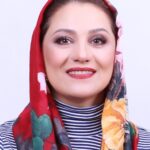Shabnam Moghadami Instagram - . نرم نرمک می رسد اینک بهار... خوش به حال ِ روزگار... . ای دل من گرچه در این روزگار جامه رنگین نمی پوشی به کام باده رنگین نمی نوشی ز جام نقل و سبزه در میان سفره نیست جامت از آن می که می باید تهی است ای دریغ از تو اگر چون گل نرقصی با نسیم ای دریغ از من اگر مستم نسازد آفتاب ای دریغ از ما اگر کامی نگیریم از بهار گر نکوبی شیشه غم را به سنگ هفت رنگش میشود هفتاد رنگ... . با بهارانه‌ی فریدون مشیری نازنین و عکسی رنگین و بهاری از پیام ایرایی عزیز، حال و احوال ‌ِ صفحه‌ام را دیگرگون و نوبهاری می کنم...نوروز و نوسال و نوبهار، کاش بهتر و بهترین باشد. #بهار #فریدون_مشیری #بهارانه @payameraeeart