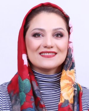 Shabnam Moghadami Instagram - .
نرم نرمک می رسد اینک بهار...
خوش به حال ِ روزگار...
.
ای دل من گرچه در این روزگار 
جامه رنگین نمی پوشی به کام 
باده رنگین نمی نوشی ز جام 
نقل و سبزه در میان سفره نیست 
جامت از آن می که می باید تهی است 
ای دریغ از تو اگر چون گل نرقصی با نسیم 
ای دریغ از من اگر مستم نسازد آفتاب 
ای دریغ از ما اگر کامی نگیریم از بهار 
گر نکوبی شیشه غم را به سنگ 
هفت رنگش میشود هفتاد رنگ...
.
با بهارانه‌ی فریدون مشیری نازنین و عکسی رنگین و بهاری از پیام ایرایی عزیز، حال و احوال ‌ِ صفحه‌ام را دیگرگون و نوبهاری می کنم...نوروز و نوسال و نوبهار، کاش بهتر و بهترین باشد.
#بهار
#فریدون_مشیری 
#بهارانه 
@payameraeeart