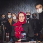 Shabnam Moghadami Instagram - سپاسگزار ِ محبت ِ تمامی ِ عزیزانی هستم که پس از پخش ِ «همرفیق»، من رو مورد لطف ِ بیکران خودشون قرار دادن...این آلبوم کوچیک عکس از پشت ِ صحنه‌ی برنامه،تقدیم به چشم و دل ِ مهربان شما...دوست‌تون دارم . به امید ِ روزهای بهتر. عکس‌ها از : پیمان داداش زاده و ساناز ارجمند. @peymandadashzadeh @sanazarjmnd #همرفیق