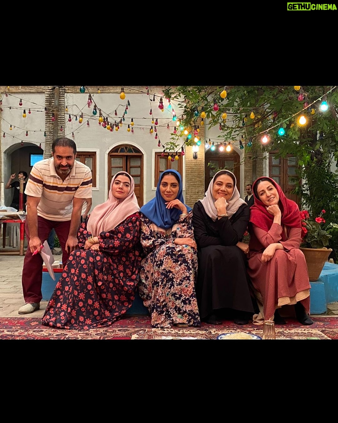 Shabnam Moghadami Instagram - . #شبكه_مخفى_زنان امروز پخش نخواهد شد. پس منتظرمون نباشین! نمیآیم! دلیلش ؟ نمیدونیم! تا کی؟ نمیدونیم! همینقدر میدونیم که دیگه از دهنافتاد! تمام و والسلام! #نماوا #افشین_هاشمی #شبکه_نمایش_خانگی #شبکه_مخفی_زنان @hashemi.afshin @monafarjad @yaldaabbasi_zanjani @shaghayeghdehghanofficial