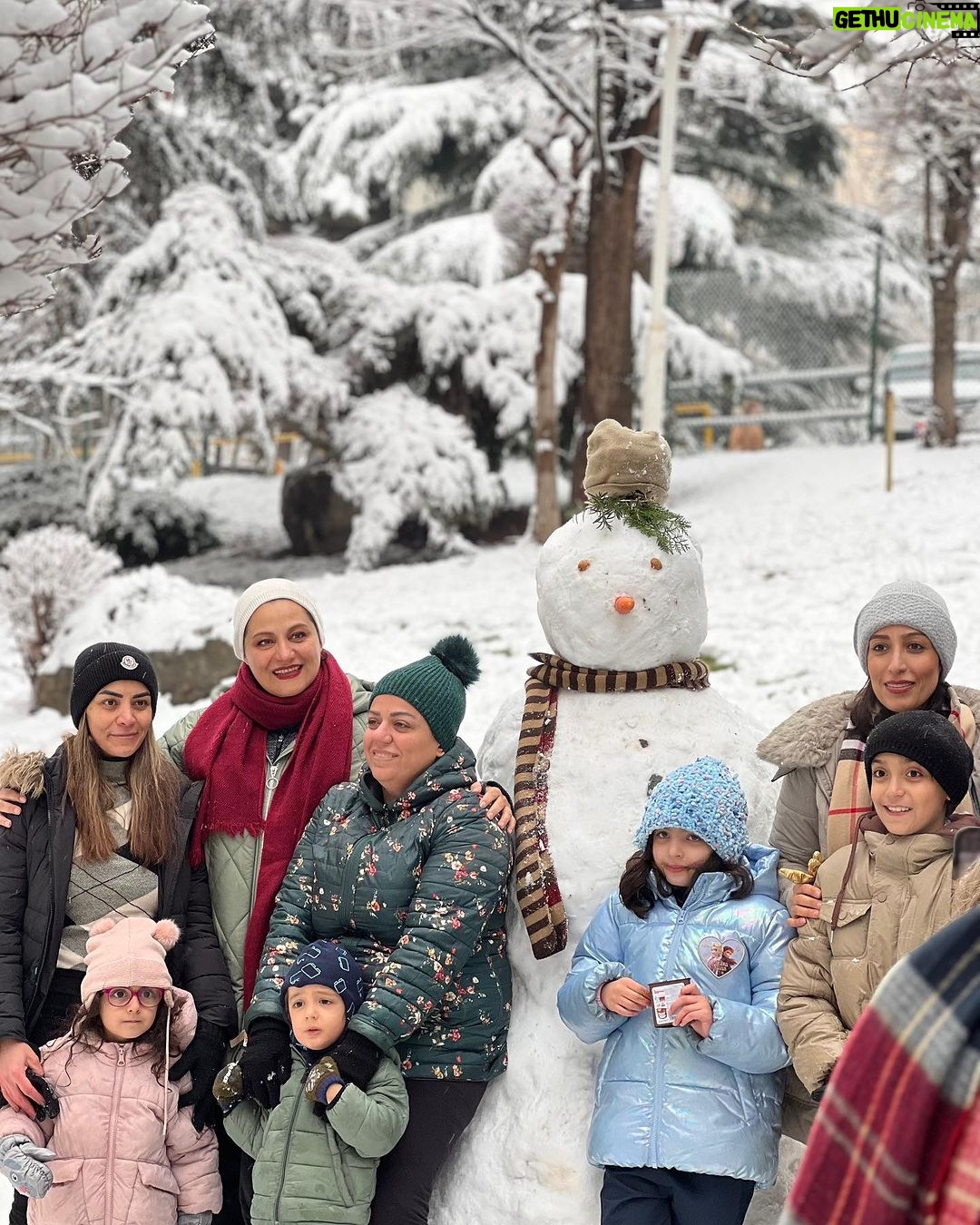 Shabnam Moghadami - 256.8K Likes - .
به وقت ِ سعد ِ سیزدهم بهمنماه…
به وقت ِ شادیهای کوچک ِ از یادرفته…
به وقت ِ برف و یاد ِکودکانگی های ِدور…
بهوقت ِ شُکر و کمی آرامش…
به وقت ِ تعطیلی ِ نابههنگامی که برف باعثش شد…مثل سالهای مدرسه.
.
#برف_نو_سلام
#برف