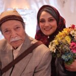 Shabnam Moghadami Instagram - . میلادتان خجسته عالیجناب نصیریان ِ بسیار عزیز…سایه‌تان مستدام آقا که زیر ِ سایه‌ی بلند ِ شما می‌شود قَد کشید،می‌شود آموخت و به گَرد ِ پایتان رسید…بمانید برای‌مان آقا ،دُردانه‌،نگین انگشتری ِ فرهنگ و هنر ِ ایران‌زمین.پروردگار ِ مهربانی‌ها حافظ‌تان باد. تولدتان مبارک ِ ما و همه‌ی ایران. . عکس را سمیرا بختیاری عزیز برداشته از ما.پشت ِ صحنه‌ی فیلم سینمایی« نوروز»،ساخته‌ی سهیل موفق، که این روزها در جشنواره در حال اکران است. . حضور در این قاب،آرزوی من بود. . #علی_نصیریان #سهیل_موفق #نوروز #سینمای_ایران #پیشکسوتان_سینما #پیشکسوتان_تئاتر @soheilmovaffagh