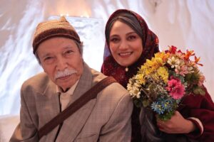 Shabnam Moghadami Instagram - .
میلادتان خجسته عالیجناب نصیریان ِ بسیار عزیز…سایه‌تان مستدام آقا که زیر ِ سایه‌ی بلند ِ شما می‌شود قَد کشید،می‌شود آموخت و به گَرد ِ پایتان رسید…بمانید برای‌مان آقا ،دُردانه‌،نگین انگشتری ِ فرهنگ و هنر ِ ایران‌زمین.پروردگار ِ مهربانی‌ها حافظ‌تان باد.
تولدتان مبارک ِ ما و همه‌ی ایران.
.
عکس را سمیرا بختیاری عزیز برداشته از ما.پشت ِ صحنه‌ی فیلم سینمایی« نوروز»،ساخته‌ی سهیل موفق، که این روزها در جشنواره در حال اکران است.
.
حضور در این قاب،آرزوی من بود.
.
#علی_نصیریان 
#سهیل_موفق
#نوروز
#سینمای_ایران 
#پیشکسوتان_سینما 
#پیشکسوتان_تئاتر 
@soheilmovaffagh