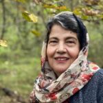 Shabnam Moghadami Instagram – .
مادرم آدم ِ خوبیست،زنی خاص و پیشرو…با دلی دریایی و مهربان.از آن آدمهاست که جهان به اعتبار ِ حضورشان زیباتر و خوشرنگتر میشود…مادرم زن ِ خوبیست.این را نه من بگویم که فرزند ِ اویم،همهکسانی که میشناسندش،می دانند و معترفند.
زادروز ِ مادرم که از زنان ِ نیک روزگار است،مبارک.
.
#مادر
@kobijalali27