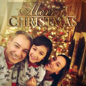 Shadmehr Aghili Instagram - كريسمس مبارك 🎄❤️
@miamesaaghili @real_melina_official 
#chrismas #كريسمس