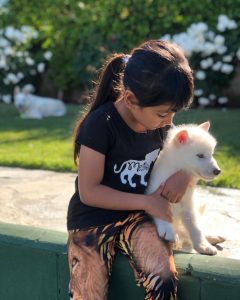 Shadmehr Aghili Instagram - تولدت مبارك فرشته كوچولوى من ♥️🦁 @real_melina_official My beautiful girl, I’m the happiest dad in the world to have such a strong girl like you! You are a treasure in my life.