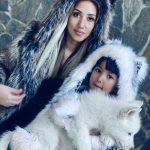 Shadmehr Aghili Instagram - Welcome to the Aghili family درسته كه شير و ببر جزو قويترين حيوانات هستند ولى هيچ وقت "گرگ" رو نميبينى كه در سيرك نمايش اجرا كنه. #wolf #wolfdogs #fakefur #fauxfur