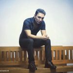 Shadmehr Aghili Instagram - . برای اینکه یه کم تنوع بدیم دوست داشتم جدا از نوازندگی وتمرینهای خودم از بهترین نوازنده های ایرانی که ویدئو هاشون رو برای ادمین ارسال میکنن رو هم در استوری های خودم با شما عزیزان به اشتراک بگذاریم که شما هم باهاشون آشنا بشین! چی فکر میکنید؟ 👇 @realpersianartists