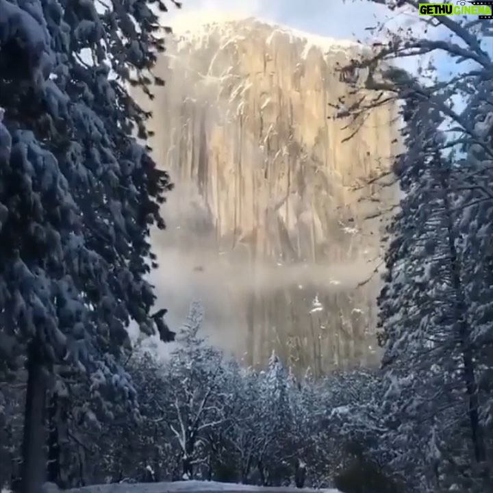 Shadmehr Aghili Instagram - . اون روزو می بینم بگردی دنبالم بپرسی از همه هنوز دوست دارم به این فکر کنم چی موند ازت برام به این فکر کنی بدون تو کجام @arash_mehrabi_art @amirfarshbaf1 @saeedzamani1 @vahidpooyan @miladhashemi