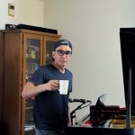 Shadmehr Aghili Instagram - . اجرای ترانه فيلم شب برهنه دو گام بالا تر از تنظيم اصلى امیدوارم دوست داشته باشید . داشتم فكر ميكردم چه آهنگ هايى مناسب اجرا با پيانو در كنسرت هاى آينده هست كه به ذهنم رسيد هيچكس به غير از شما نميتونه جواب اين سؤال رو بده. انتخاب اهنگ با شما عزیزای دلم اسم سه آهنگ رو کامنت کنید مرسی از همگی دوستتون دارم