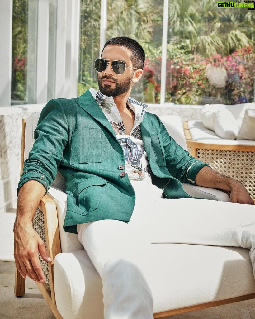 Shahid Kapoor Instagram - I eat my greens and wear them too ♻️😎