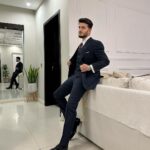 Shahveer Jaffery Instagram - Tennu suit suit kar daa…