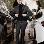 Shahveer Jaffery Instagram - You either live in real life or instagram. We all chose instagram 🤷🏻‍♂️
