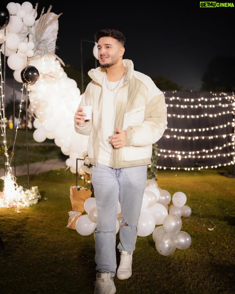 Shahveer Jaffery Instagram - Thank you to everyone for the birthday wishes! Never been this young before ❤️ You guys are amazing 🕺🏻 📸 @noreensaleemphotography