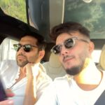 Shahveer Jaffery Instagram - When your friend doesn’t know the lyrics 😂 #reels #trending #bollywood #comedy #explore