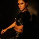 Shakti Mohan Instagram - Pick one? Styled by @shreyandurjastyle @shrey_vaishnav_ @urja__amin Custom look @anshikatakofficial Hand stacks @timelessjewelsby_s Earcuffs @ishkaara_ Hair @dwyessh_hairwizard @rasilaravariamua Makeup @ritickasjalan Photos @souravsharmaofficial @premavshetty @_shraddhabobade_ @jagtap721