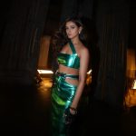 Shakti Mohan Instagram - 😘 a lil bit of sass backstage Styled by @shreyandurjastyle @shrey_vaishnav_ @urja__amin Custom look @valttaa Accesories @aadiyajewels Hair @dwyessh_hairwizard @rasilaravariamua Makeup @ritickasjalan Photos @souravsharmaofficial
