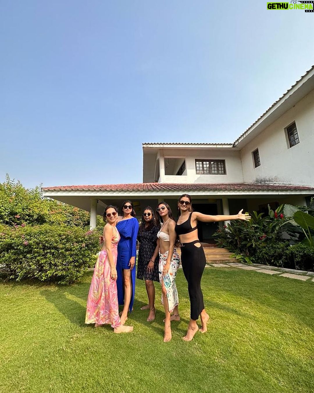 Shakti Mohan Instagram - Weโre not aging weโre marinating in joyful company! #throwback to the most impromptu #bachelorette trip! Love you @shrishti_dhillon @anamika.m.yadav @kmohan12 and @mohanshakti akka for planning the most memorable trip evaaa! ๐๐ป๐ซ๐ซถ๐ป๐ฅน๐งฟ Ahem ahem jealous much @whokunalthakur ๐ ๐