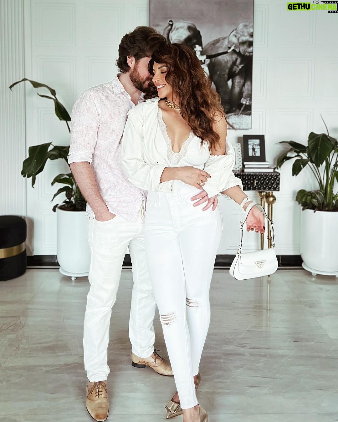 Shama Sikander Instagram - Valentines photo dump 🤓♥️🥂 . . . #valentines #couplegoals #shamasikander Mumbai, Maharashtra