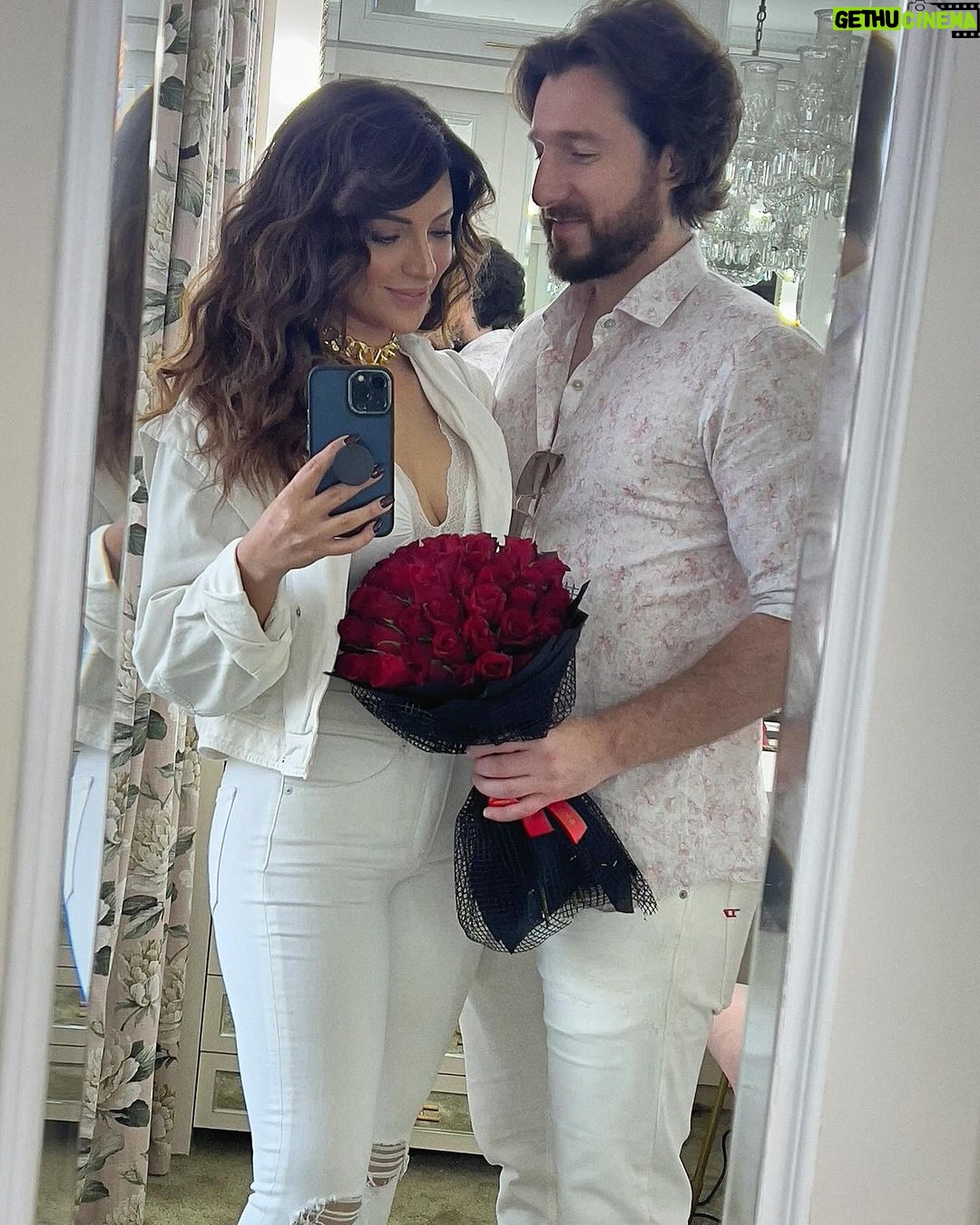 Shama Sikander Instagram - Valentines photo dump 🤓♥️🥂 . . . #valentines #couplegoals #shamasikander Mumbai, Maharashtra