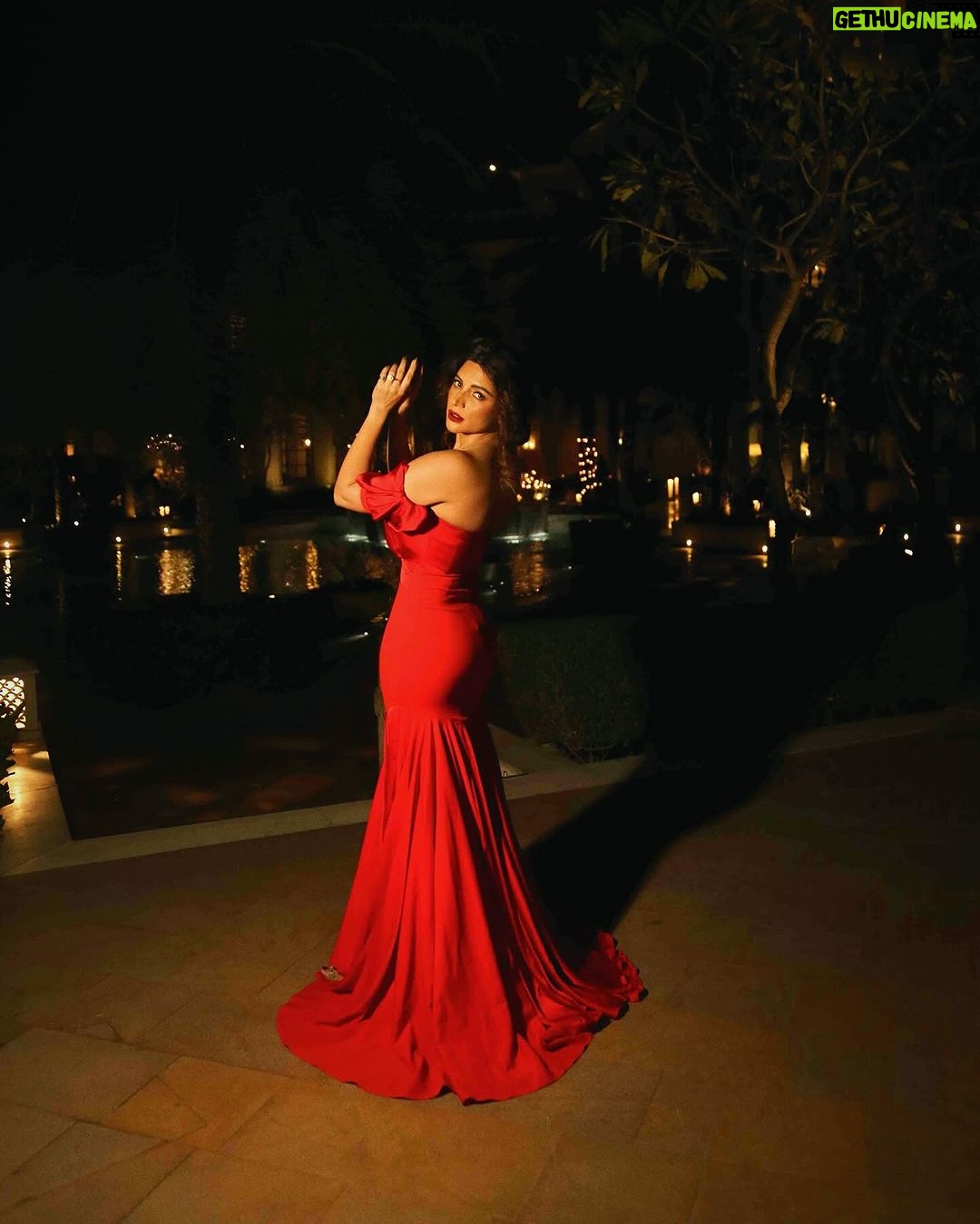 Shama Sikander Instagram - Did you say it’s a month of Love !!!♥️ . Photographer- @abhicolorsmanyu . . #prevalentinesvibes #loveisintheair #passionatelove