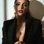 Shama Sikander Instagram – Friday glam on point. Ready to slay the weekend! 💄
.
.
.
#slay #glamarous #shamasikander Mumbai, Maharashtra