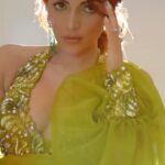 Shama Sikander Instagram - HABIBI….☺️☺️ . . . #reelsinstagram #reelitfeelit #shamasikanderreels