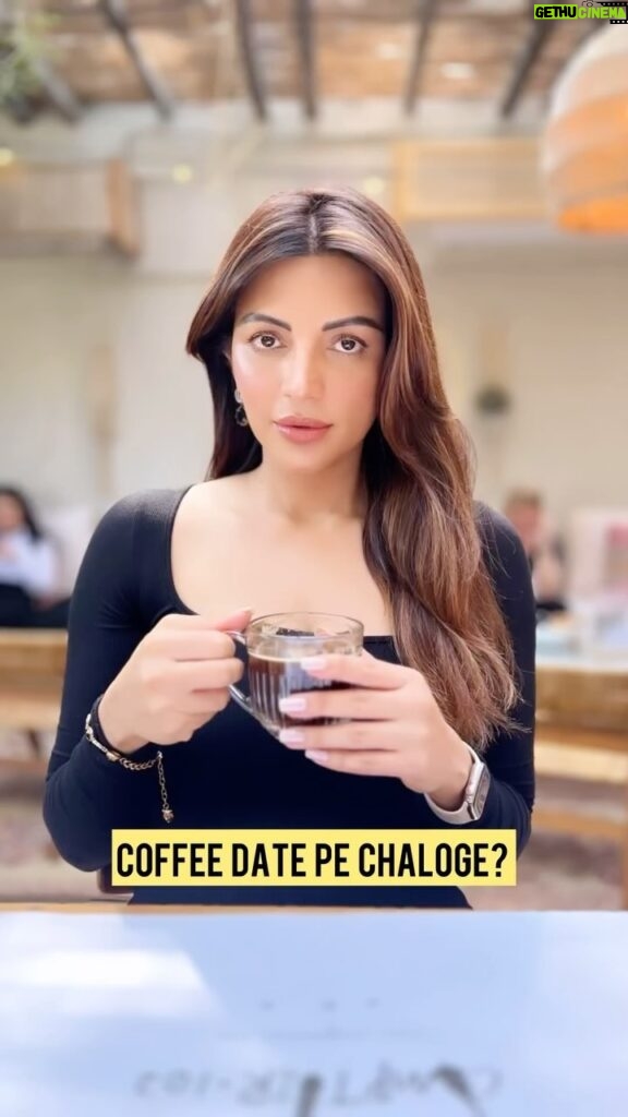 Shama Sikander Instagram - Par mein to black coffee hi peeti hun😅? Write the name of your favorite coffee shop where you would like to take me for the date🤎 . . . #coffeedate #wednesday #shamasikander Mumbai, Maharashtra