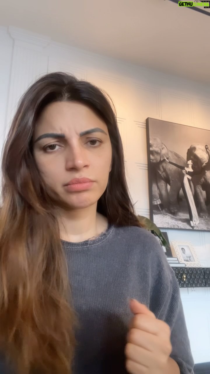 Shama Sikander Instagram - Saaf inkar kardo bhai…..Ghum lene ki zarurat nahi hai, khush raho….!!!😄😄😄. #funny #comedy #funnyreels #lovelife #saynotimisery #livehappy #livehealthy