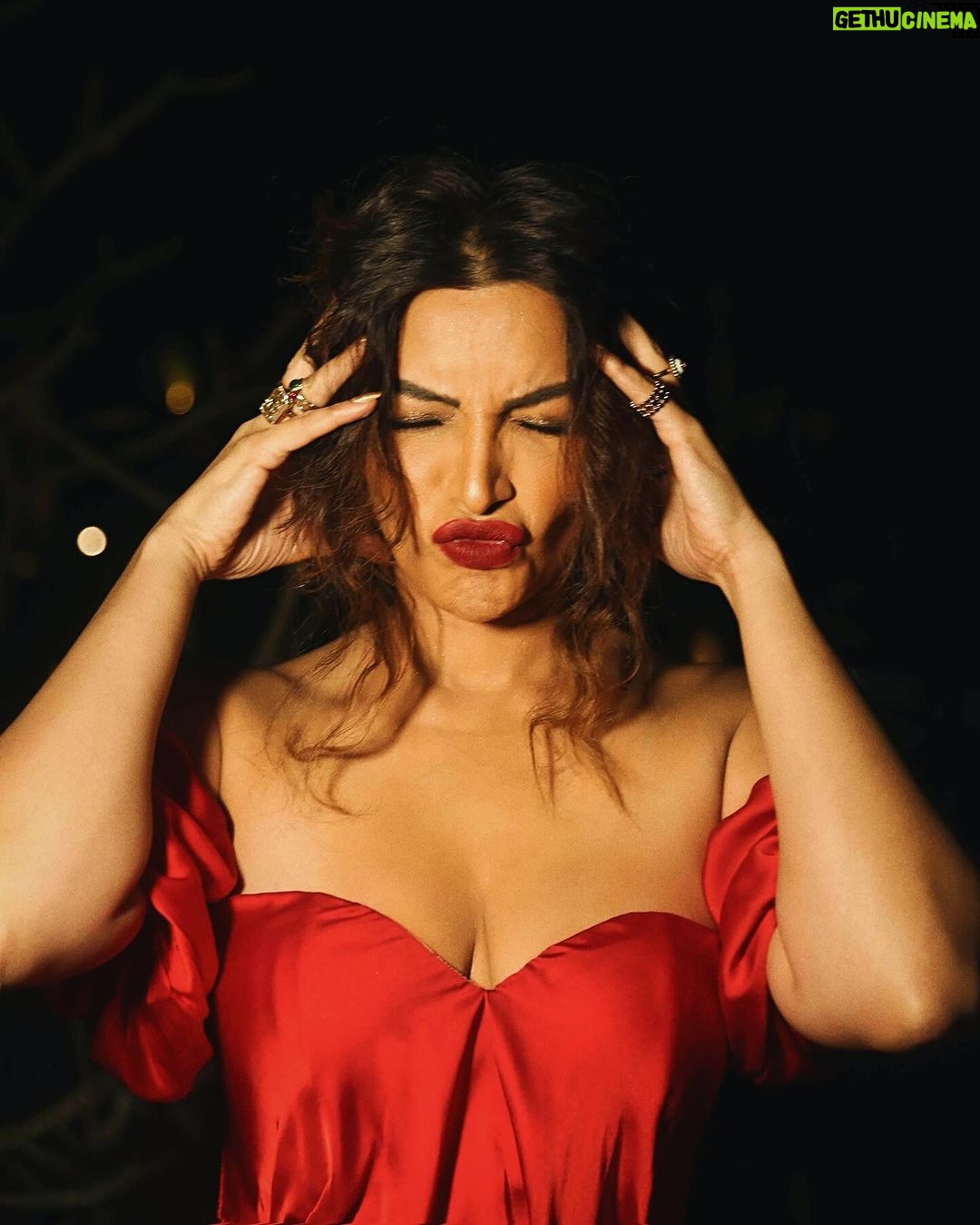 Shama Sikander Instagram - Then do these 2 ……..write; Sexy or Sassy?? Swipe right ➡️👉🏻 how do you like your girl to be?! . . . #stylish #sassy #shamasikander