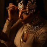 Shama Sikander Instagram - Actor Prepares!☺️⭐️🌟 . Photographer- @abhicolorsmanyu . . . #actorslife #shootdiaries #shamasikander Jaipur PinkCity
