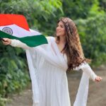 Shama Sikander Instagram - United we stand, celebrating the spirit of freedom on Republic Day. 🇮🇳 . . . #republicday #togetherwestand #shamasikander