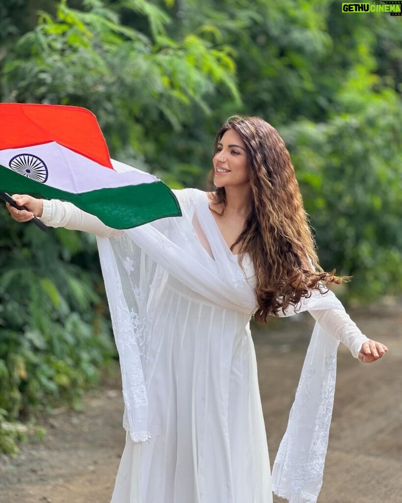 Shama Sikander Instagram - United we stand, celebrating the spirit of freedom on Republic Day. 🇮🇳 . . . #republicday #togetherwestand #shamasikander