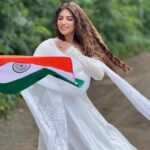 Shama Sikander Instagram - United we stand, celebrating the spirit of freedom on Republic Day. 🇮🇳 . . . #republicday #togetherwestand #shamasikander