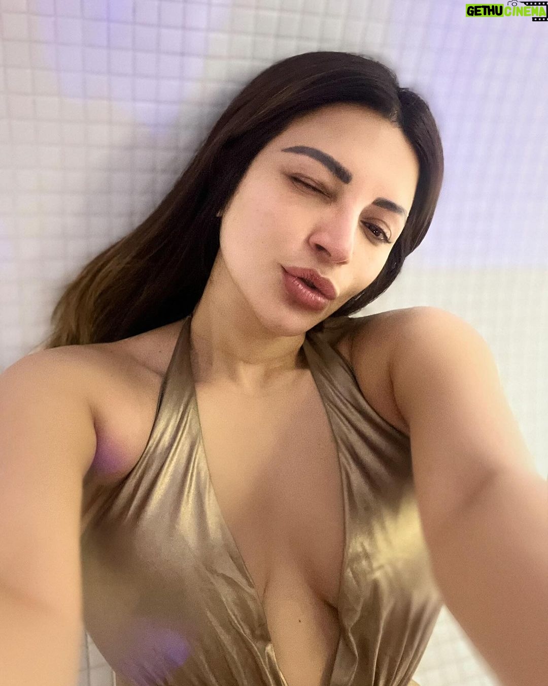 Shama Sikander Instagram - Feeling Salty in a Salt Cave…!! . . . #saltcave ##FierceAndFearless #shamasikander
