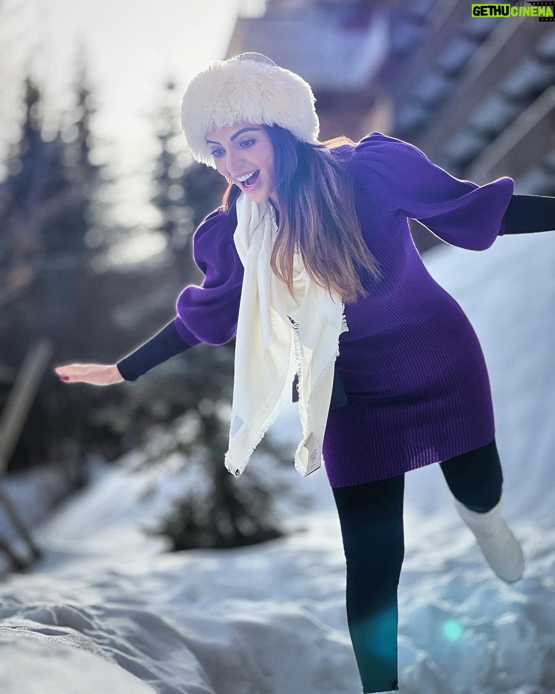 Shama Sikander Instagram - Walking in a winter wonderland ❄️ . . . #winters #Courchevel #france #shamasikander Courchevel, France