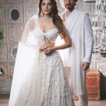 Shama Sikander Instagram - सफ़ेद 🤍 . Outfits - @niveditasaboocouture . . #purelove #attire #shamasikander
