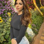 Shama Sikander Instagram - Enjoying the stunning blooms at Miracle Garden,Dubai 🌸 . . . #miracalegarden #dubai🇦🇪 #shamasikander Miracle Garden, Dubai UAE