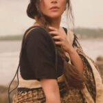 Shama Sikander Instagram – Oh Mere Dil ke chain !
.
.
.
#oldisgold #beautifulwomen #shamasikander