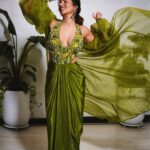 Shama Sikander Instagram – Wind-whispered elegance in every flutter.
.
.
.
#elegance #stylishwomen #shamasikander Mumbai, Maharashtra